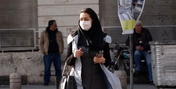 İran'ın 12 eyaletinde koronavirüs nedeniyle eğitime ara verildi