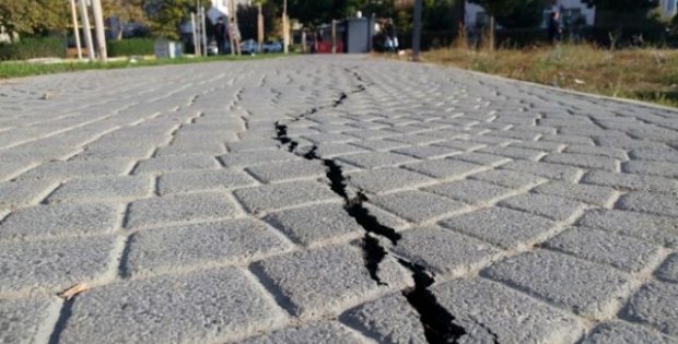 İstanbul'da hissedilen 4,7 büyüklüğündeki depremin ardından uzmanlardan ilk yorum geldi