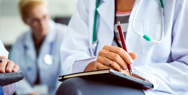 Koronavirüs salgını nedeniyle aile hekimlerine 3 ay boyunca 3 bin TL ek ödeme yapılacak
