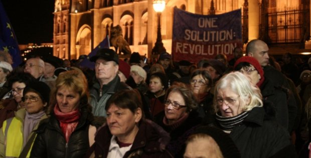 Macaristan ı Merkel Bile Durduramadı Gösteriler Devam Ediyor
