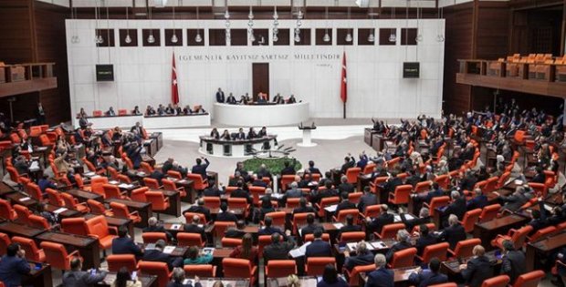 Meclis'e sunulacak torba yasada patronlar için asgari ücret desteği de yer alıyor