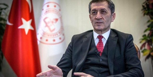 Milli Eğitim Bakanı Ziya Selçuk'tan yarın 4 saatliğine dışarıya çıkacak çocuklara önemli uyarılar