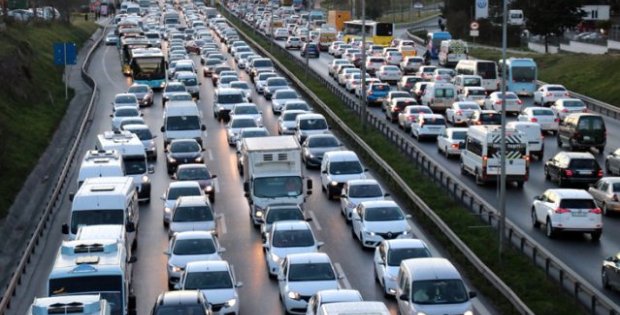 Milyonlarca araç sahibini ilgilendiren trafik sigortasında zam oranı yarı yarı azaldı