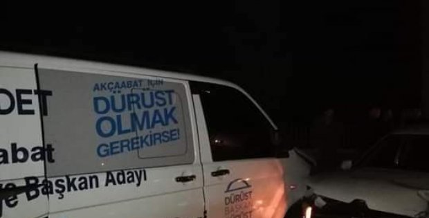 Saadet partisi başkan adayı ve ekibi Akçaabat da trafik kazası geçirdi yaralılar var!