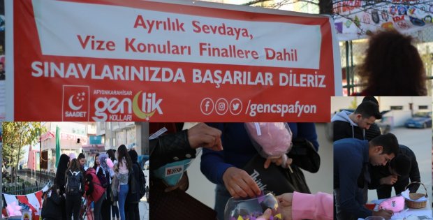 SP Kadın Gençlik Kolları Afyonda Vize Öncesi Gençlere Moral olması için Pamuk Şeker İkram etti.