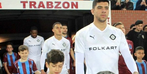 Süper Lig ekiplerinin peşine düştüğü Cenk Özkaçar'a 4 büyük Avrupa ülkesinden de teklif var