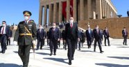  Cumhurbaşkanı Erdoğan'dan Anıtkabir ziyareti sonrası Doğu Akdeniz mesajı
