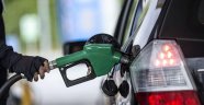 Akaryakıta dün gece yapılan indirimle yıllık 6 milyar lira vatandaşın cebinde kalacak