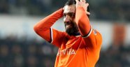 Arda Turan, Başakşehir'in kamp kadrosunda yer almadı