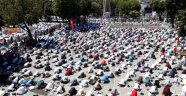 Ayasofya'da kılınan ilk namaz Yunan basınında: Erdoğan dediğini yaptı