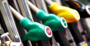 Benzin fiyatına gelen 8 kuruşluk zam iptal edildi