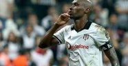 Beşiktaş, Atiba Hutchinson ile yollarını ayırıyor