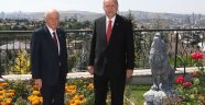 Cumhurbaşkanı Erdoğan, Bahçeli'yi evinde ziyaret etti