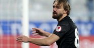 Fenerbahçe, Beşiktaş'la sözleşmesi bitecek Caner Erkin'e teklif yapmayacak