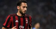Galatasaray'a transferi gündeme gelen Hakan Çalhanoğlu'yla ilgili flaş karar