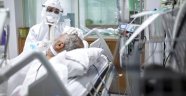 İngiltere'deki araştırmaya göre koronavirüs, ameliyat sonrası ölüm riskini yükseltiyor