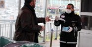 İstanbul Büyükşehir Belediyesi, toplu taşıma kullananlara ücretsiz maske dağıttı