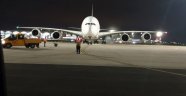 İstanbul Havalimanı'na dünyanın en büyük yolcu uçağı Airbus A380 indi