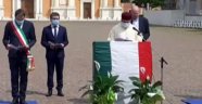 İtalya'nın Carpi kentinde Belediye Başkanı Alberto Bellelli, koronavirüse karşı Kur'an-ı Kerim okuttu