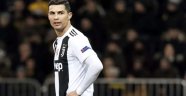 Juventus'un eski başkanından Ronaldo'ya sert eleştiri: Havuzda fotoğraf çektirmekten başka bir şey yapmıyor