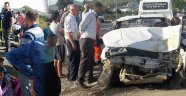 Öğrenci servisine çarptı! Ölü ve yaralılar var...