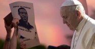 Papa'dan Floyd'un öldürülmesine ilişkin ilk tepki: ABD, kendisini yenilgiye uğrattı