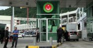 Sarp Sınır Kapısı, koronavirüs ile ilgili önleyici tedbirler kapsamında yolcu trafiğine kapatıldı