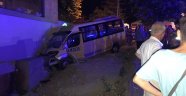 Sultangazide Feci Kaza Yolcu Minibüsü Kaza Yaptı 2 Yaralı