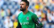 Trabzonsporlu Onur Kıvrak futbolu bıraktı