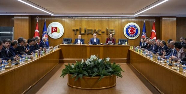 TÜRK-İŞ, HAK-İŞ ve DİSK'ten ortak açıklama: Asgari ücretlilerden alınan vergiler indirilmeli