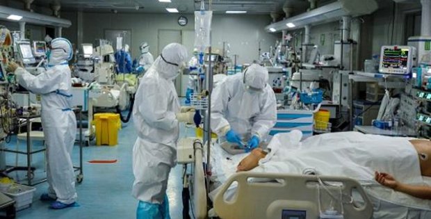 Uzmanları ikiye bölen tartışma: Korona vakaları artarken, virüsün ölümcüllüğü azalıyor mu?