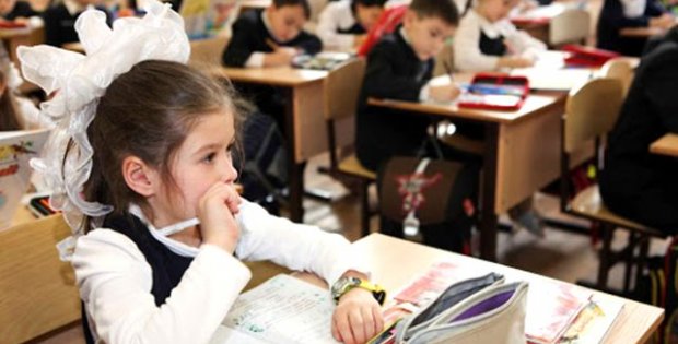 Vakaların artışa geçmesi sonrası Bakan Koca, "Yeni dönemde okullar açılacak mı?" sorusuna yanıt verdi