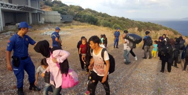 Yunanistan sınırındaki reşit olmayan göçmenleri Almanya kabul etti