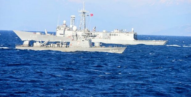 Yunanistan'a net mesaj! Hulusi Akar ve komuta kademesi Donanma Komutanlığı'nda incelemelerde bulunuyor