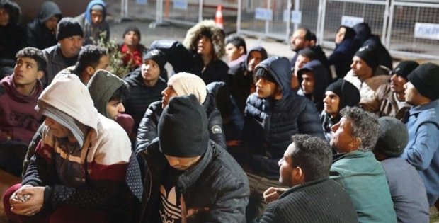 Yunanistan'dan 252 düzensiz göçmene darp ve zorlama yapıldı